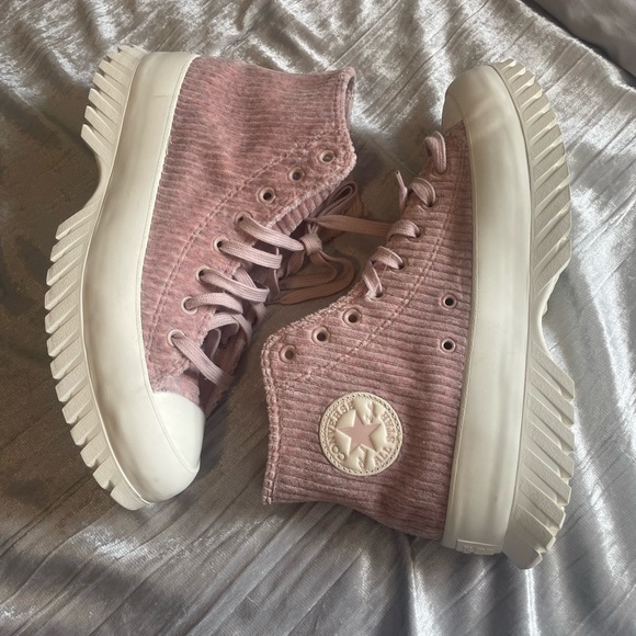 NEW Converse CTAS
Lugged 2.0 Hi Corduroy
Platform, MENS
Sneaker Size 9.5‎ - Picture 7 of 14